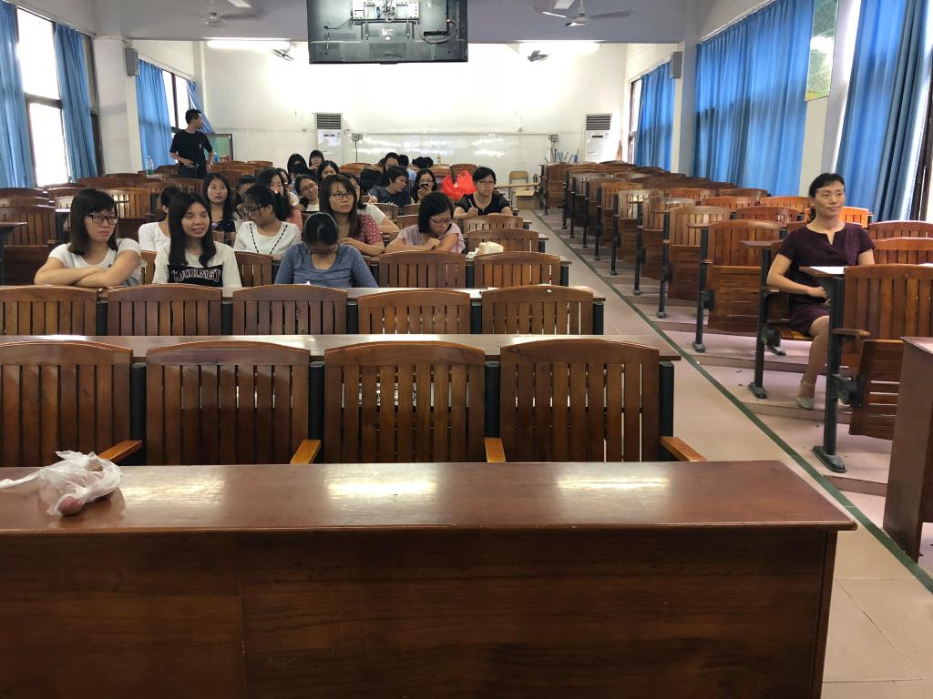 护理系全体教师参加会议 护理系全体教师参加会议